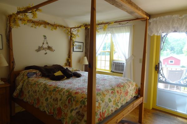 INN AT BUCK HOLLOW FARM (Fairfax)